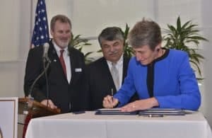 Secretary of the Interior Sally Jewell, the Union Sportsmen’s Alliance (USA) Executive Director and CEO Fred Myers and AFL-CIO President Richard Trumka, signed a Memorandum of Understanding late Tuesday, stating their collective commitment to rebuild, renew and restore our country’s national parks and public lands. PHOTO CREDIT: Bill Burke/Page One