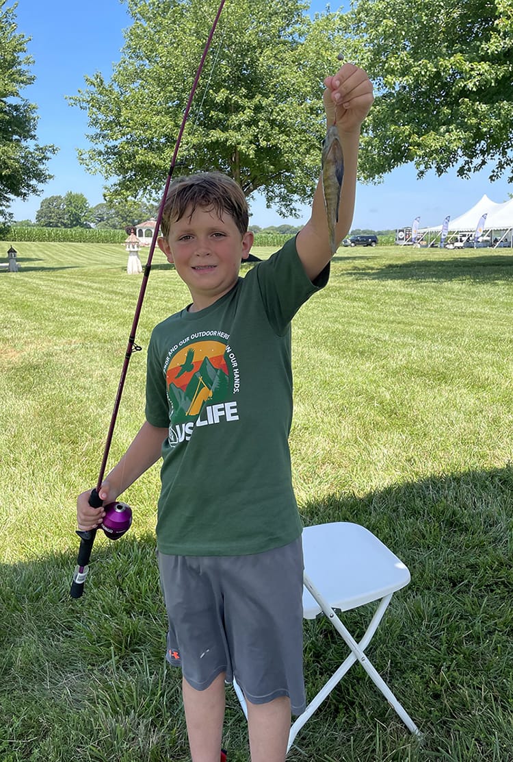 image_boy with fishing pole