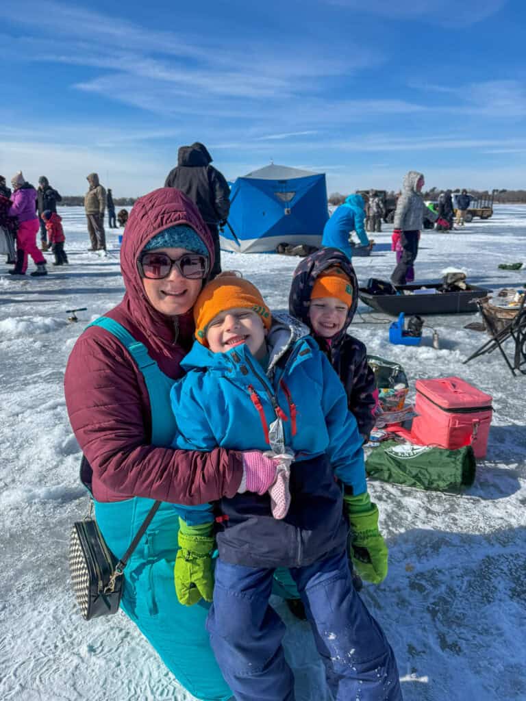MN-29 Mom and kids ice fishing together