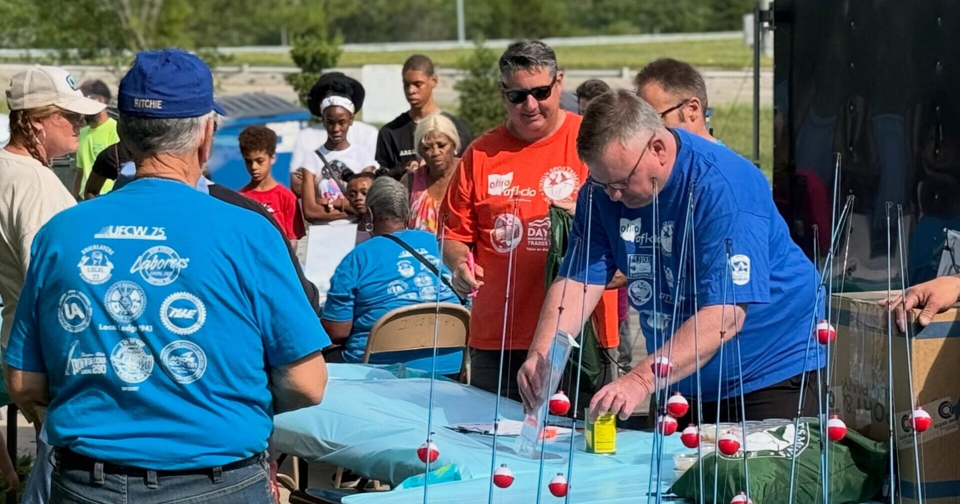 Union volunteers setting up fishing poles.